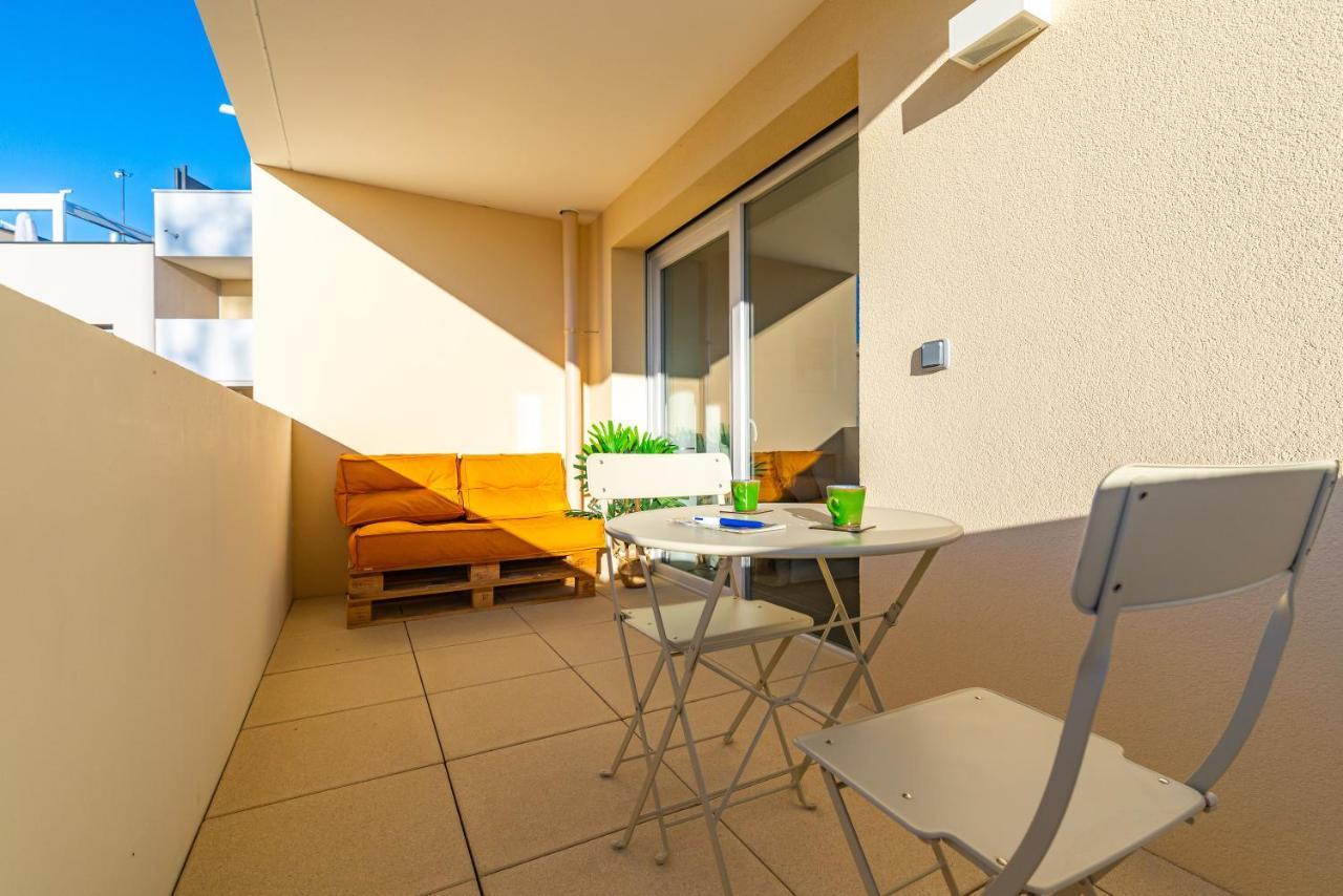 Apartamento Au 4 Le Long Du Canal Avec Parking Dijon Exterior foto