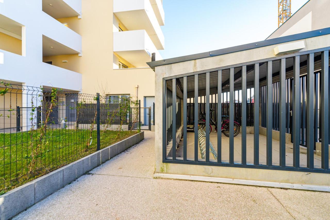 Apartamento Au 4 Le Long Du Canal Avec Parking Dijon Exterior foto